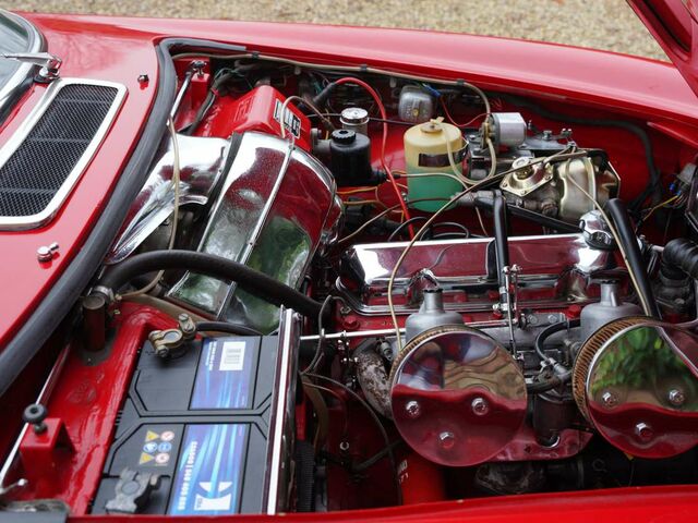 Червоний Вольво P1800, об'ємом двигуна 0 л та пробігом 46 тис. км за 52717 $, фото 3 на Automoto.ua