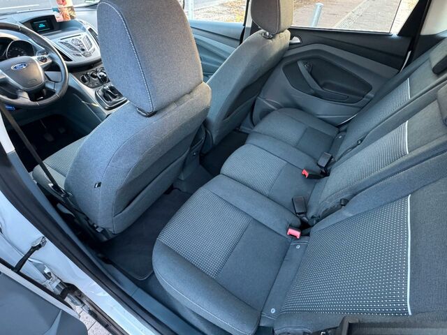 Форд Сі-Макс 2015 у Європі на Automoto.ua Білий Форд Сі-Макс, об'ємом двигуна 1 л та пробігом 81 тис. км за 7990 $, фото 19 на Automoto.ua