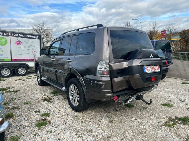 Мицубиси Паджеро 2017 в Европе на Automoto.ua Мицубиси Паджеро, объемом двигателя 3.2 л и пробегом 118 тыс. км за 16700 $, фото 5 на Automoto.ua