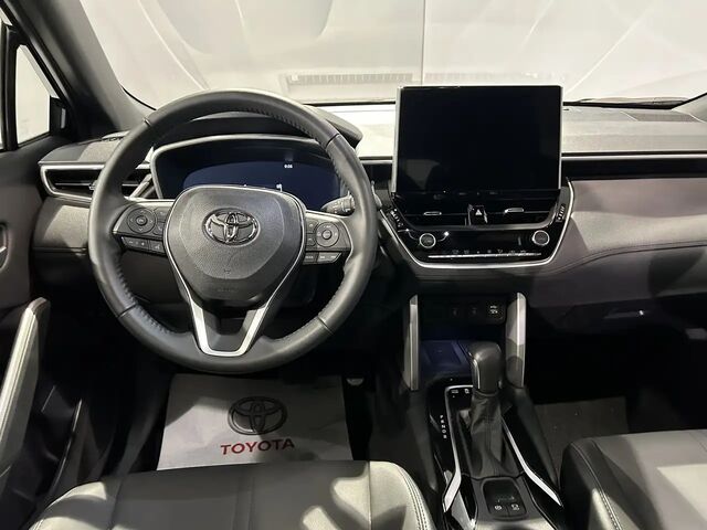 Тойота Corolla Cross 2024 у Європі на Automoto.ua Чорний Тойота Corolla Cross, об'ємом двигуна 1.99 л та пробігом 54 тис. км за 38341 $, фото 8 на Automoto.ua