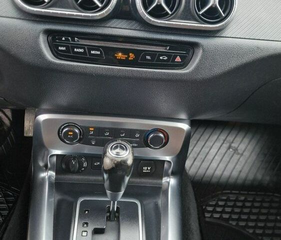 Мерседес X-Class 2017 у Європі на Automoto.ua Синій Мерседес X-Class, об'ємом двигуна 2.3 л та пробігом 150 тис. км за 33875 $, фото 19 на Automoto.ua