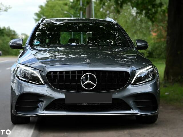 Мерседес Ц-Класс 2019 в Европе на Automoto.ua Серый Мерседес Ц-Класс, объемом двигателя 1 л и пробегом 150 тыс. км за 99900 $, фото 4 на Automoto.ua
