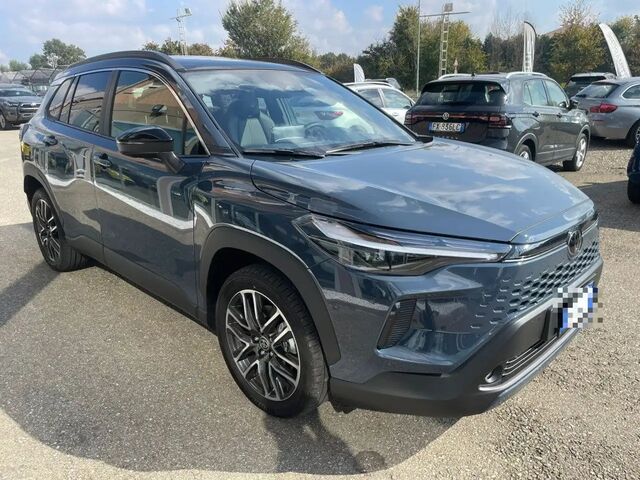 Тойота Corolla Cross 2025 в Европе на Automoto.ua Белый Тойота Corolla Cross, объемом двигателя 1.8 л и пробегом 0 тыс. км за 39044 $, фото 4 на Automoto.ua