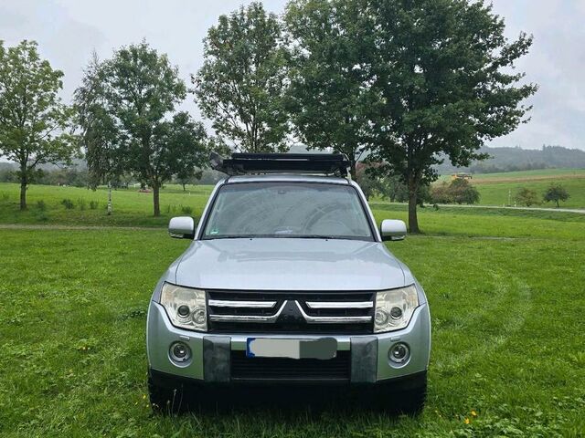 Мицубиси Паджеро 2007 в Европе на Automoto.ua Серый Мицубиси Паджеро, объемом двигателя 0 л и пробегом 279 тыс. км за 13900 $, фото 1 на Automoto.ua