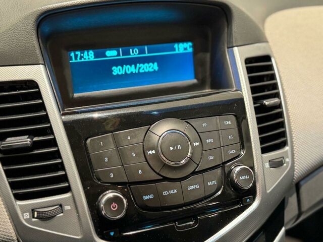 Шевроле Круз 2010 в Европе на Automoto.ua Черный Шевроле Круз, объемом двигателя 1.99 л и пробегом 200 тыс. км за 2990 $, фото 8 на Automoto.ua