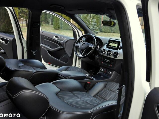 Мерседес Б-клас 2014 у Європі на Automoto.ua Білий Мерседес Б-клас, об'ємом двигуна 2.14 л та пробігом 206 тис. км за 9662 $, фото 22 на Automoto.ua