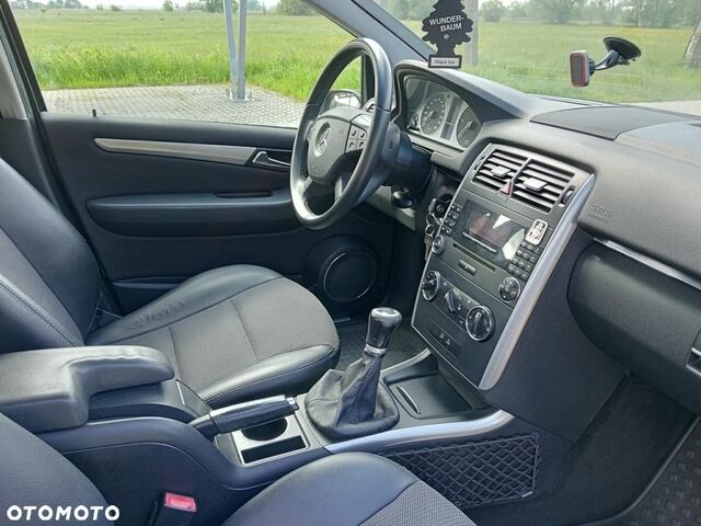 Мерседес Б-класс 2007 в Европе на Automoto.ua Черный Мерседес Б-класс, объемом двигателя 1 л и пробегом 218 тыс. км за 2904 $, фото 13 на Automoto.ua