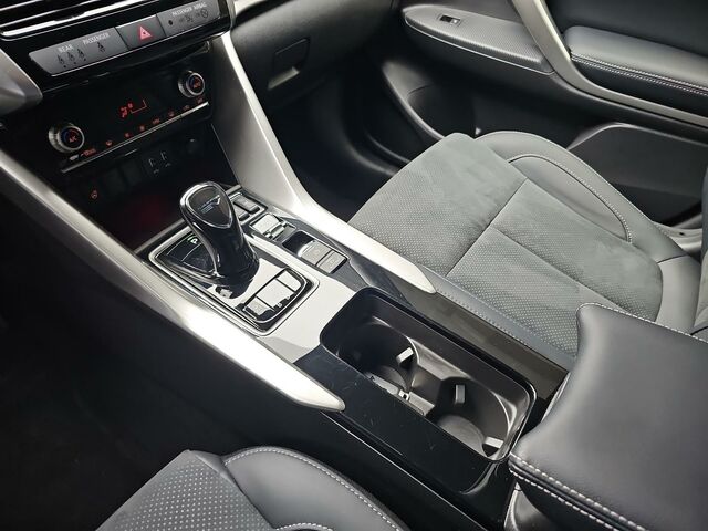 Мицубиси Eclipse Cross 2025 в Европе на Automoto.ua Мицубиси Eclipse Cross, объемом двигателя 2.4 л и пробегом 7 тыс. км за 30490 $, фото 12 на Automoto.ua