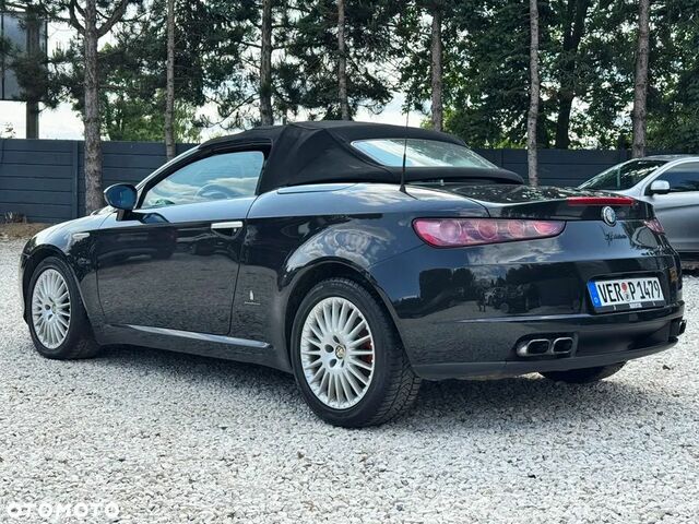 Альфа Ромео Spider 2007 у Європі на Automoto.ua Чорний Альфа Ромео Spider, об'ємом двигуна 2.39 л та пробігом 130 тис. км за 6756 $, фото 10 на Automoto.ua