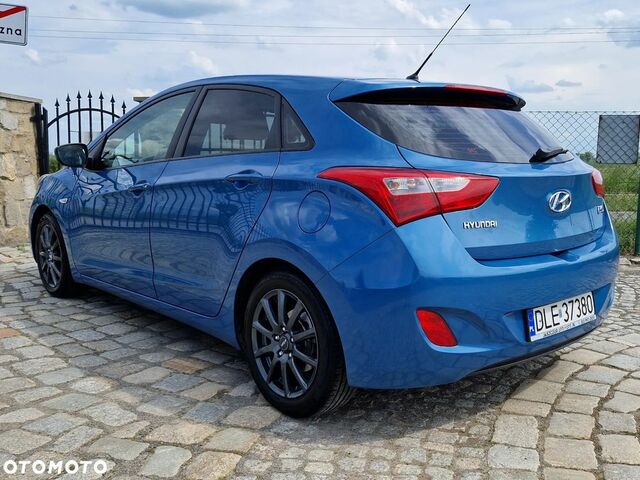 Хендай i30, объемом двигателя 1.4 л и пробегом 121 тыс. км за 6026 $, фото 13 на Automoto.ua