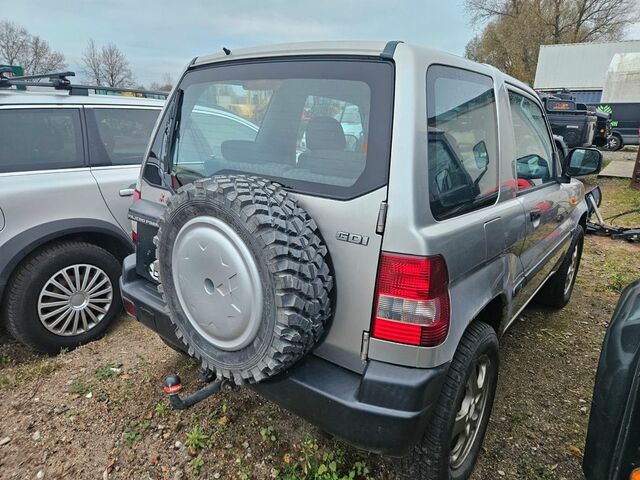 Міцубісі Паджеро 2001 у Європі на Automoto.ua Срібний Міцубісі Паджеро, об'ємом двигуна 1.83 л та пробігом 173 тис. км за 4558 $, фото 2 на Automoto.ua