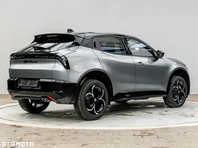 Альфа Ромео Джуниор 2025 в Европе на Automoto.ua Серый Альфа Ромео Джуниор, объемом двигателя 1 л и пробегом 350 тыс. км за 34601 $, фото 4 на Automoto.ua