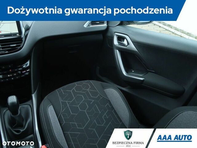 Пежо 2008, об'ємом двигуна 1.2 л та пробігом 64 тис. км за 9503 $, фото 8 на Automoto.ua