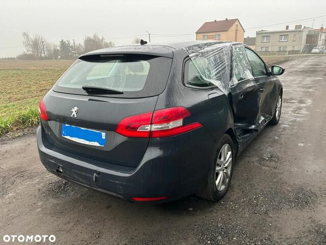 Пежо 308, объемом двигателя 1.2 л и пробегом 100 тыс. км за 4093 $, фото 2 на Automoto.ua