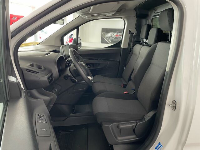 Тойота Proace Verso 2021 в Европе на Automoto.ua Белый Тойота Proace Verso, объемом двигателя 1.5 л и пробегом 112 тыс. км за 10990 $, фото 6 на Automoto.ua