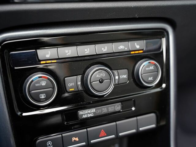 Фольксваген Бітл 2017 у Європі на Automoto.ua Срібний Фольксваген Бітл, об'ємом двигуна 1.98 л та пробігом 65 тис. км за 34831 $, фото 14 на Automoto.ua