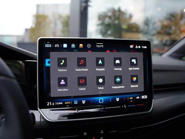 Фольксваген Golf GTE 2025 в Европе на Automoto.ua Черный Фольксваген Golf GTE, объемом двигателя 1.5 л и пробегом 10 тыс. км за 65086 $, фото 11 на Automoto.ua