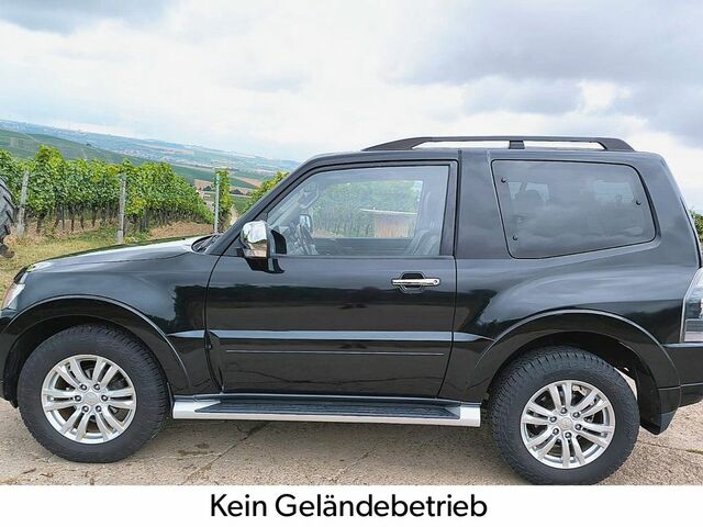 Міцубісі Паджеро 2016 у Європі на Automoto.ua Чорний Міцубісі Паджеро, об'ємом двигуна 3.2 л та пробігом 107 тис. км за 36935 $, фото 4 на Automoto.ua