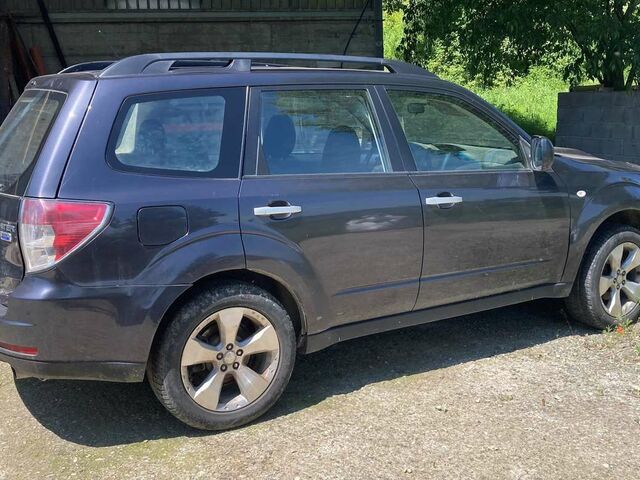 Сірий Субару Forester, об'ємом двигуна 2 л та пробігом 300 тис. км за 4235 $, фото 2 на Automoto.ua