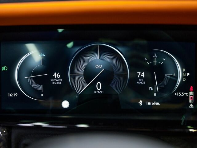 Ролс Ройс Cullinan 2025 в Европе на Automoto.ua Черный Ролс Ройс Cullinan, объемом двигателя 6.75 л и пробегом 50 тыс. км за 739665 $, фото 11 на Automoto.ua