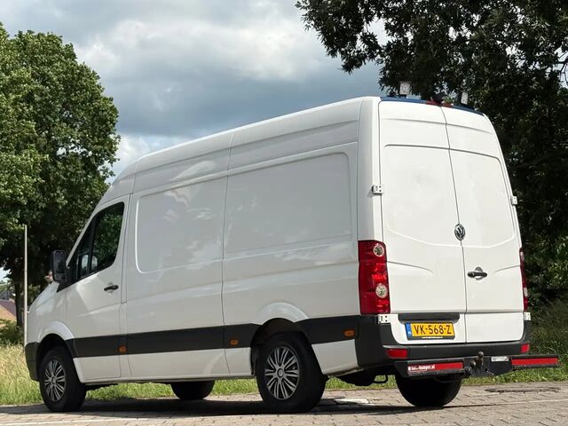 Фольксваген Крафтер 2015 в Европе на Automoto.ua Белый Фольксваген Крафтер, объемом двигателя 1.97 л и пробегом 255 тыс. км за 12448 $, фото 2 на Automoto.ua