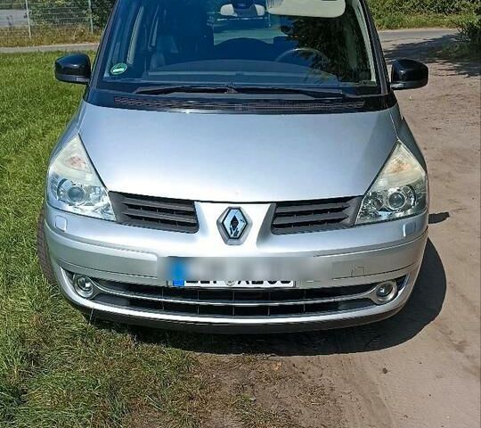 Рено Гранд Эспейс 2010 в Европе на Automoto.ua Серый Рено Гранд Эспейс, объемом двигателя 0 л и пробегом 263 тыс. км за 4950 $, фото 1 на Automoto.ua