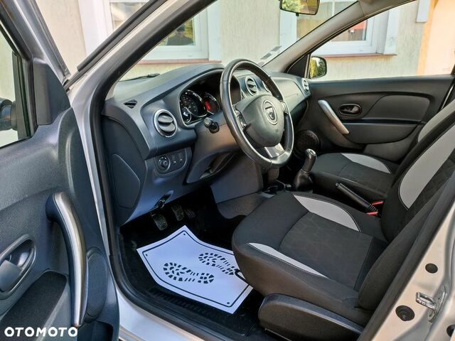 Дачія Sandero StepWay, об'ємом двигуна 0.9 л та пробігом 143 тис. км за 6436 $, фото 29 на Automoto.ua