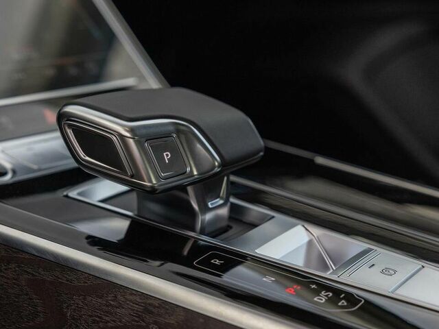 Знайти оголошення з Audi A8 2022 з автоматичною коробкою передач
