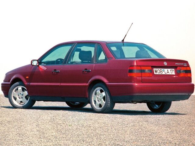 Фольксваген Пассат (все), Седан 1988 - 1996 (B3, B4) 2.0 i 16V AT (136 Hp)