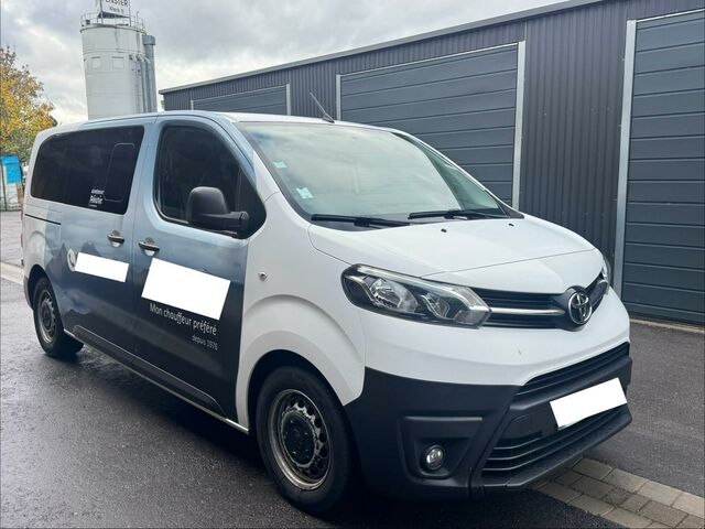 Тойота Proace Verso 2017 у Європі на Automoto.ua Білий Тойота Proace Verso, об'ємом двигуна 1.56 л та пробігом 260 тис. км за 11900 $, фото 1 на Automoto.ua