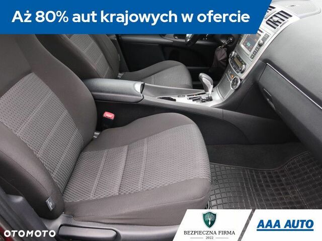 Тойота Авенсіс, об'ємом двигуна 1.8 л та пробігом 159 тис. км за 9935 $, фото 9 на Automoto.ua