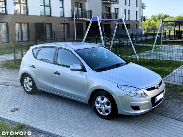 Хендай i30, объемом двигателя 1.58 л и пробегом 310 тыс. км за 2311 $, фото 10 на Automoto.ua