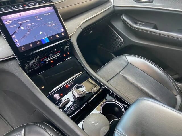 Джип Гранд Чероки 2023 в Европе на Automoto.ua Серый Джип Гранд Чероки, объемом двигателя 2 л и пробегом 29 тыс. км за 65386 $, фото 9 на Automoto.ua