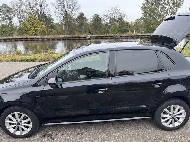 Фольксваген Поло 2015 у Європі на Automoto.ua Чорний Фольксваген Поло, об'ємом двигуна 1.42 л та пробігом 192 тис. км за 8174 $, фото 2 на Automoto.ua