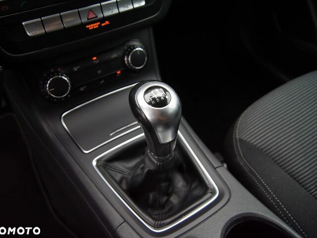Мерседес Б-клас 2015 у Європі на Automoto.ua Сірий Мерседес Б-клас, об'ємом двигуна 1 л та пробігом 163 тис. км за 9662 $, фото 15 на Automoto.ua