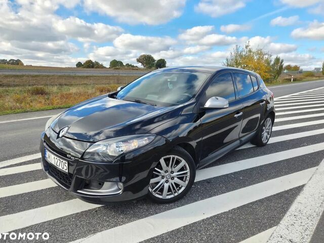 Рено Меган 2010 у Європі на Automoto.ua Чорний Рено Меган, об'ємом двигуна 1 л та пробігом 296 тис. км за 3269 $, фото 1 на Automoto.ua