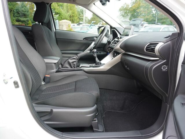 Мицубиси Eclipse Cross 2019 в Европе на Automoto.ua Мицубиси Eclipse Cross, объемом двигателя 1.5 л и пробегом 43 тыс. км за 17990 $, фото 29 на Automoto.ua