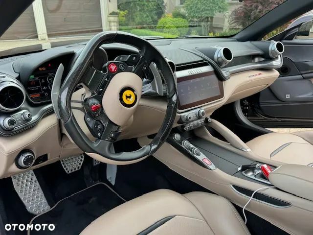 Феррарі GTC4 Lusso, об'ємом двигуна 6.26 л та пробігом 65 тис. км за 278618 $, фото 9 на Automoto.ua