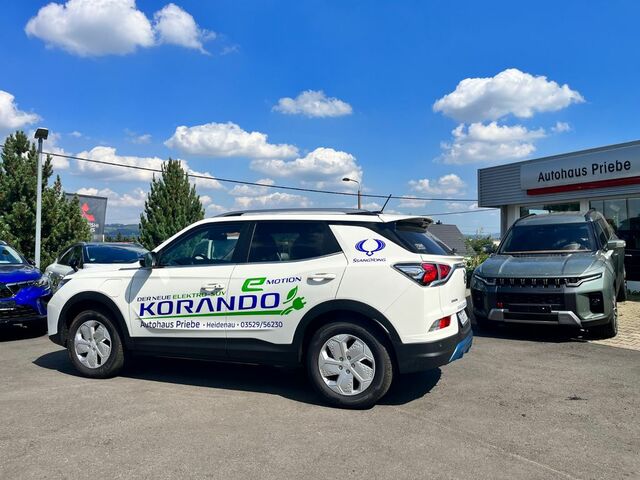 Білий Cанг Йонг Korando, об'ємом двигуна 0 л та пробігом 250 тис. км за 31822 $, фото 5 на Automoto.ua