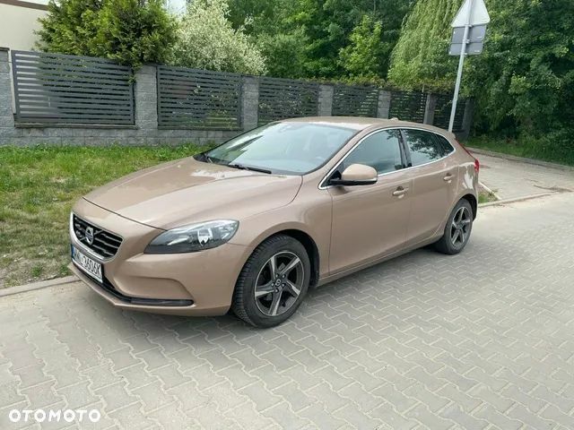 Вольво V40, об'ємом двигуна 1.56 л та пробігом 215 тис. км за 7704 $, фото 1 на Automoto.ua