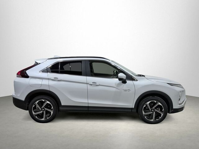 Міцубісі Eclipse Cross 2022 у Європі на Automoto.ua Білий Міцубісі Eclipse Cross, об'ємом двигуна 2.36 л та пробігом 62 тис. км за 25195 $, фото 2 на Automoto.ua