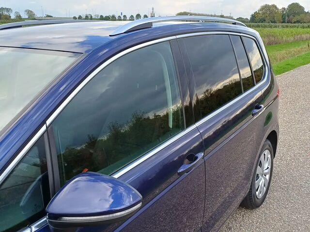 Фольксваген Туран 2020 в Европе на Automoto.ua Синий Фольксваген Туран, объемом двигателя 1.5 л и пробегом 110 тыс. км за 29104 $, фото 13 на Automoto.ua