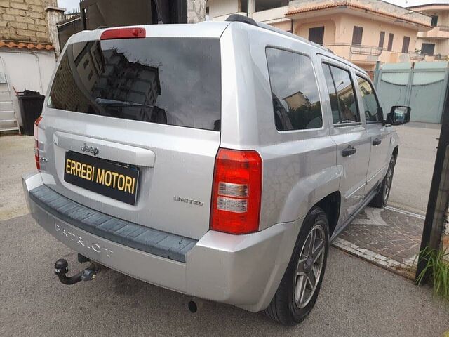 Джип Патриот 2009 в Европе на Automoto.ua Серый Джип Патриот, объемом двигателя 1.97 л и пробегом 198 тыс. км за 4000 $, фото 10 на Automoto.ua