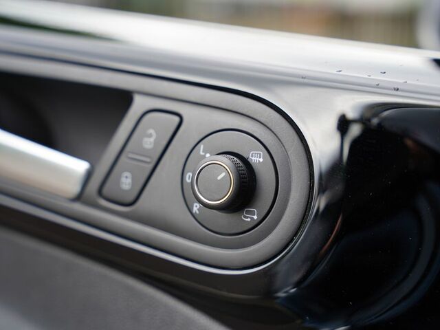 Фольксваген Бітл 2017 у Європі на Automoto.ua Срібний Фольксваген Бітл, об'ємом двигуна 1.98 л та пробігом 65 тис. км за 34831 $, фото 20 на Automoto.ua