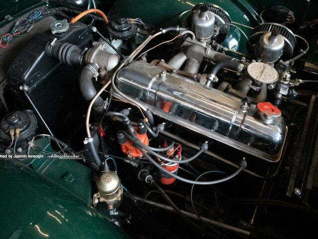 Зеленый Триумф TR4, объемом двигателя 2.12 л и пробегом 11 тыс. км за 31075 $, фото 12 на Automoto.ua