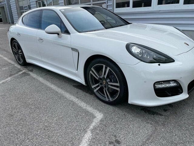 Білий Порше Panamera, об'ємом двигуна 2.97 л та пробігом 98 тис. км за 50270 $, фото 7 на Automoto.ua