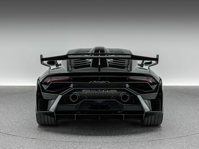 Чорний Ламборджині Хуракан, об'ємом двигуна 5.2 л та пробігом 6 тис. км за 388242 $, фото 6 на Automoto.ua