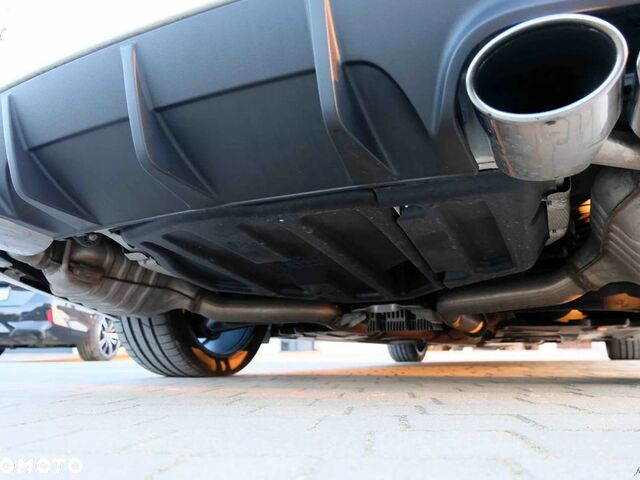 Мерседес Ц-Класс 2011 в Европе на Automoto.ua Белый Мерседес Ц-Класс, объемом двигателя 6.21 л и пробегом 28 тыс. км за 54480 $, фото 6 на Automoto.ua