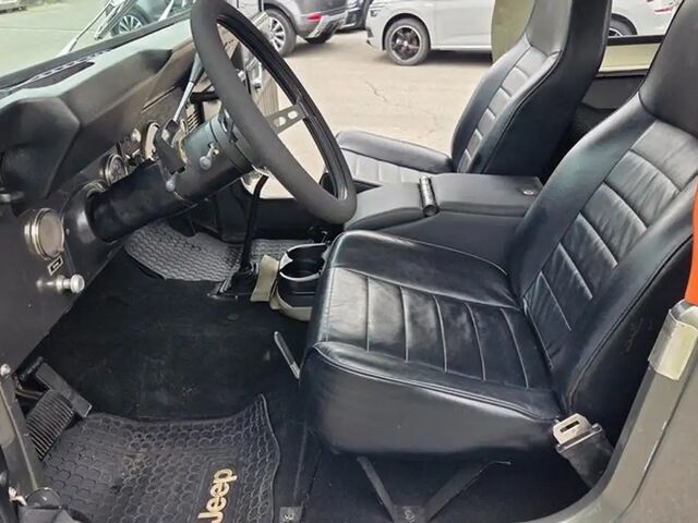 Джип CJ-7 1980 в Европе на Automoto.ua Серый Джип CJ-7, объемом двигателя 4.98 л и пробегом 96 тыс. км за 30270 $, фото 13 на Automoto.ua