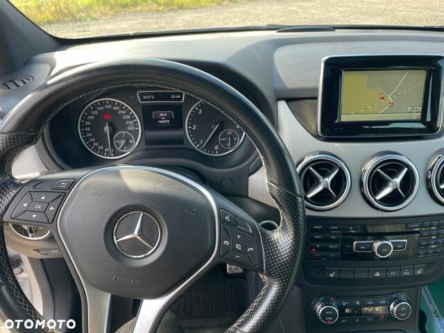 Мерседес Б-класс 2014 в Европе на Automoto.ua Серый Мерседес Б-класс, объемом двигателя 1 л и пробегом 146 тыс. км за 10872 $, фото 16 на Automoto.ua